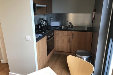1 bed studio, Lady Lawson Street, Tollcross, Edinburgh, EH39DH - Image 3